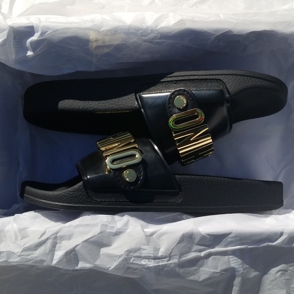 💯% GENUINE MOSCHINO LOGO POOL SLIDES - Picture 5 of 8